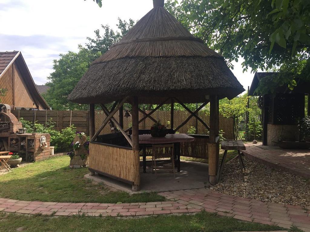 Natura Vendeghaz Pazmand 외부 사진